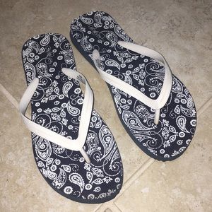 Forever 21 Bandana-Styled Flip Flops💓💓